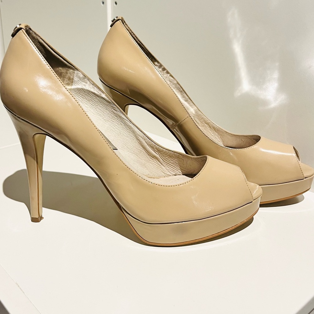 Nude Patent leather peep toe heels